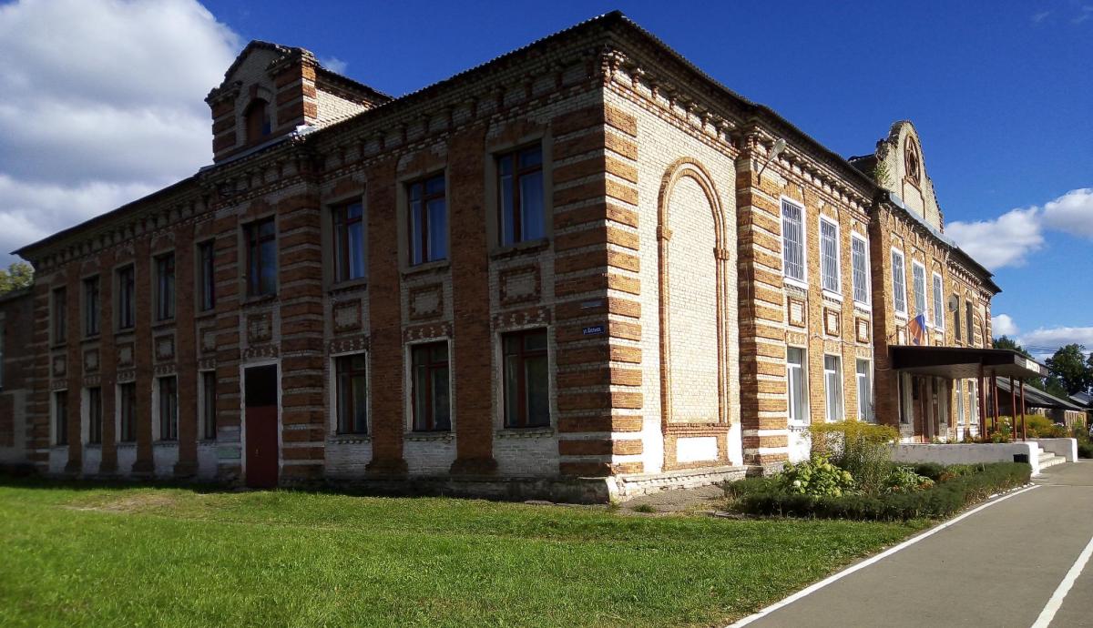 Здание Остерской средней школы